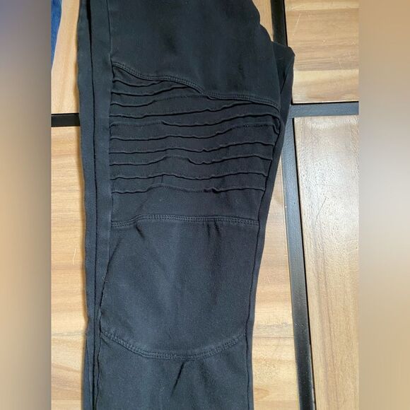 Two pairs kids pants - Picture 2 of 3